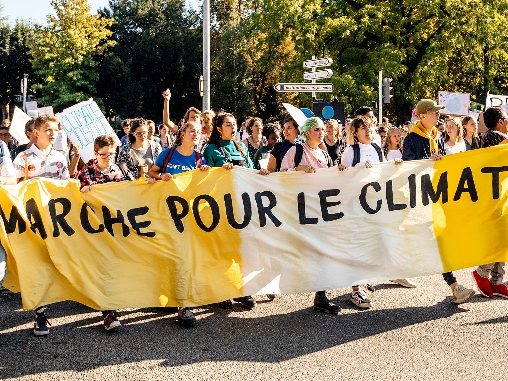 86 associations se joignent à l'appel des citoyens pour réclamer une loi climat plus ambitieuse.