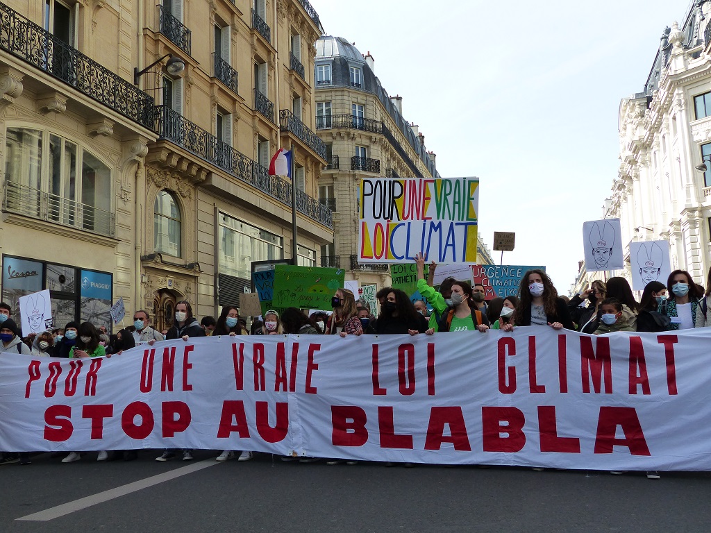 cortège parisien "pour une vraie loi climat"