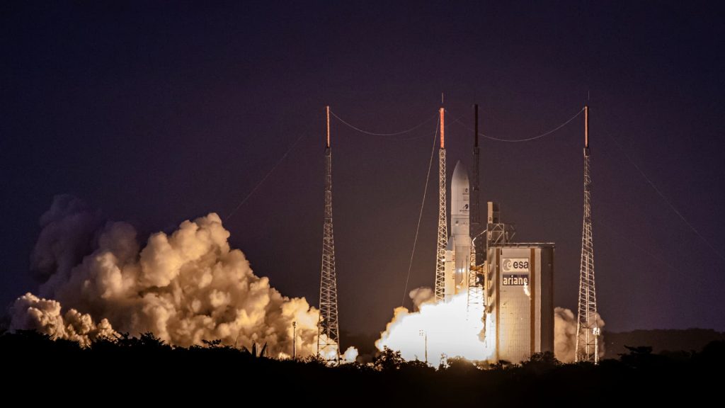 Le lancement de la fusée Ariane 5 le 7 septembre 2022 en Guinée. // PHOTO : Jody Amiet / AFP 