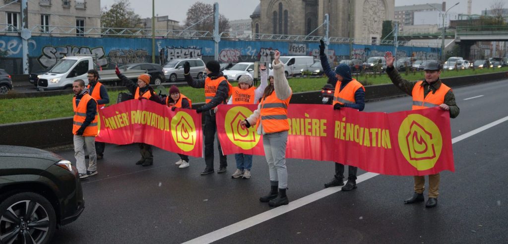 Des militants de Dernière Rénovation, ce dimanche 5 novembre, sur le périphérique parisien. // PHOTO : Dernière Rénovation