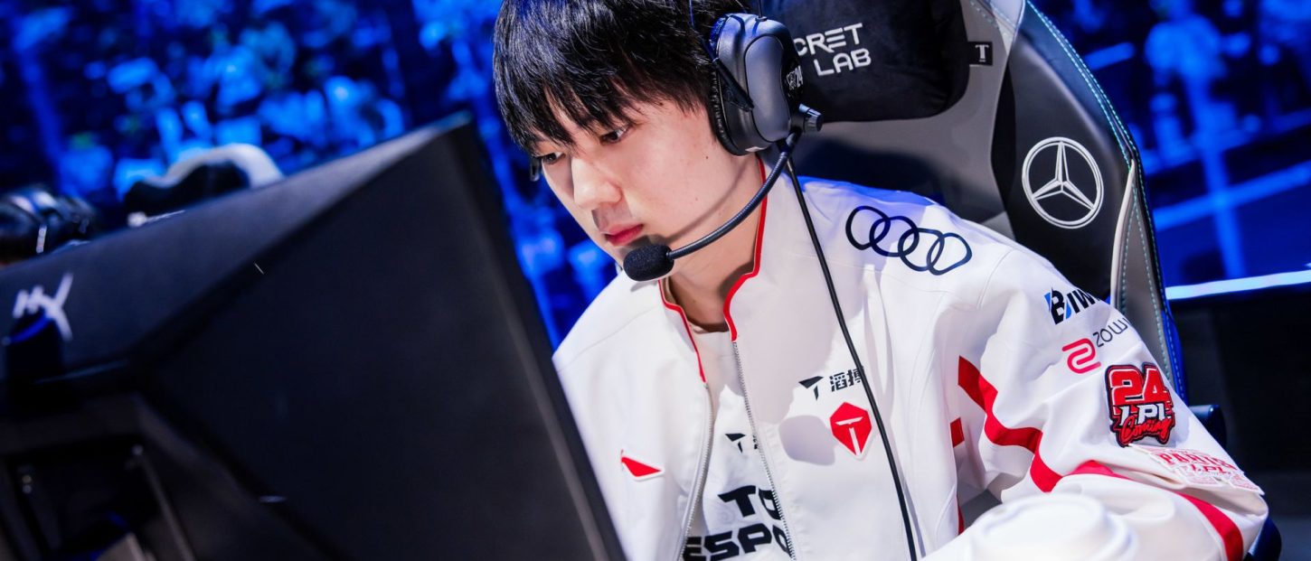 JackeyLove, ou Yu Wen-Bo, en quarts de finale des mondiaux 2024 de League of Legends à Paris