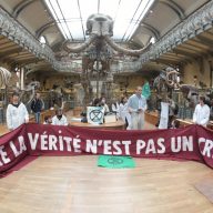 Action de Scientifiques en rébellion au Muséum National d'Histoire Naturelle à Paris le 9 avril 2022